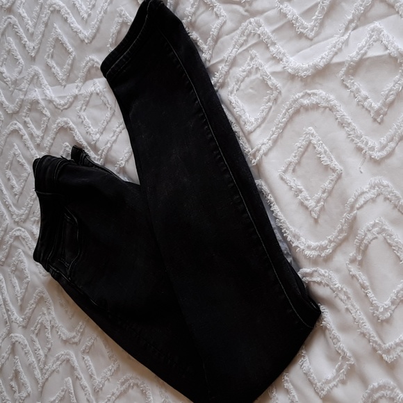 American Eagle jeans.  Black. Size 8. Stretch.Pockets. Length 39 inches - Picture 14 of 15